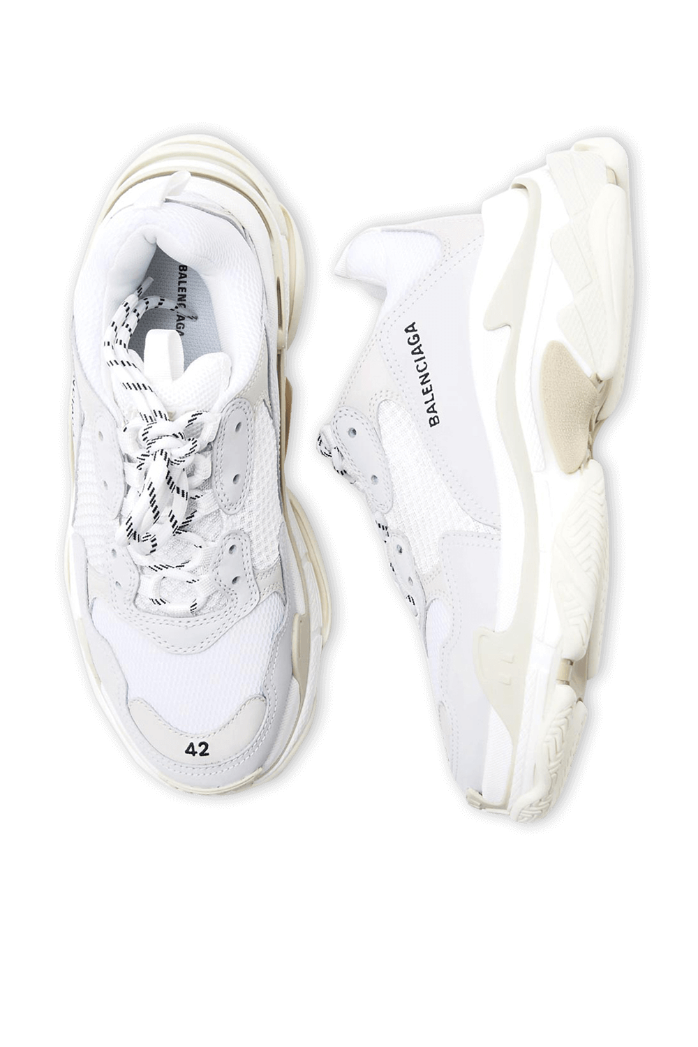 תמונת תקריב של Triple S Sneakers