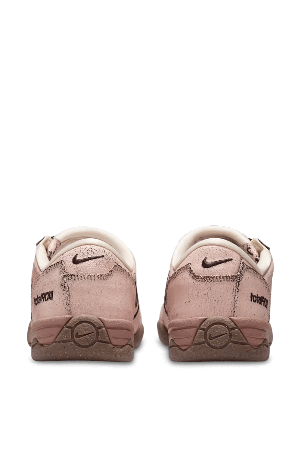 תמונת תקריב של נעלי סניקרס טוטאל 90 פרימיום