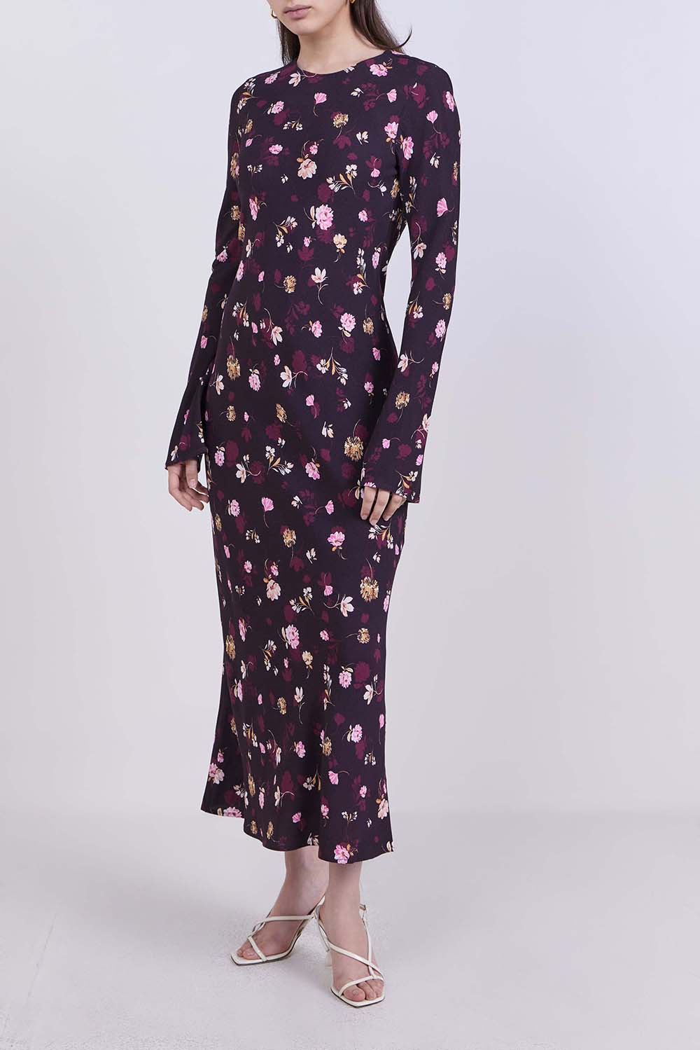 תמונת דוגמן קידמית של שמלת מקסי