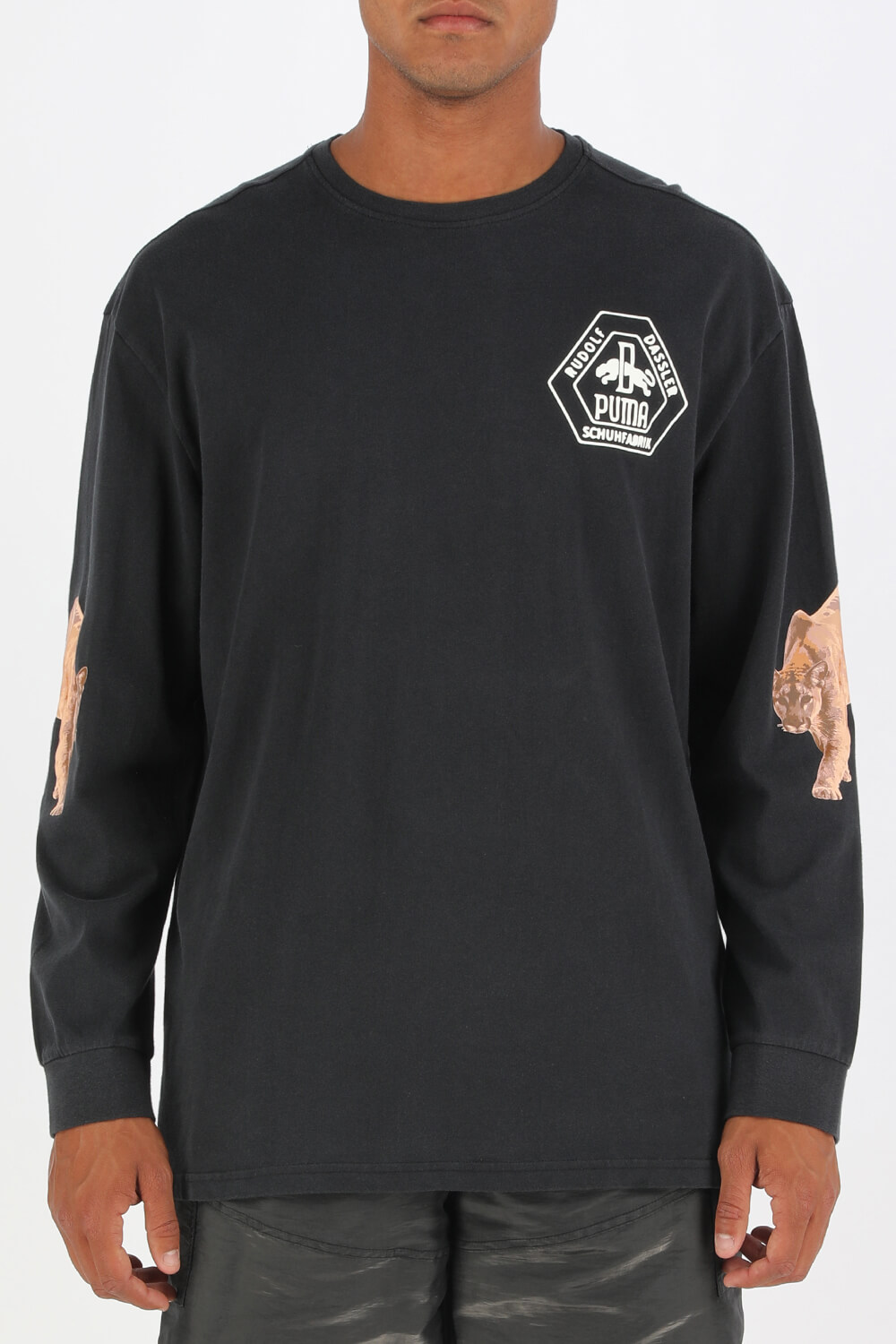תמונת דוגמן קידמית של Puma X Rhuigi Shirt in Black