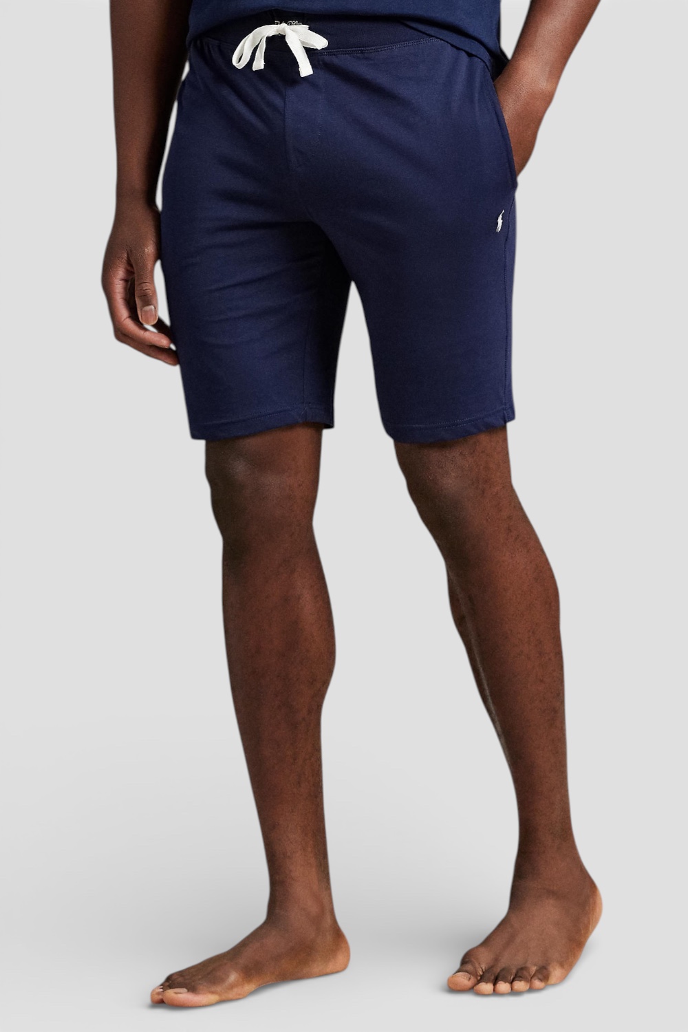 תמונת דוגמן קידמית של מכנסיים קצרים