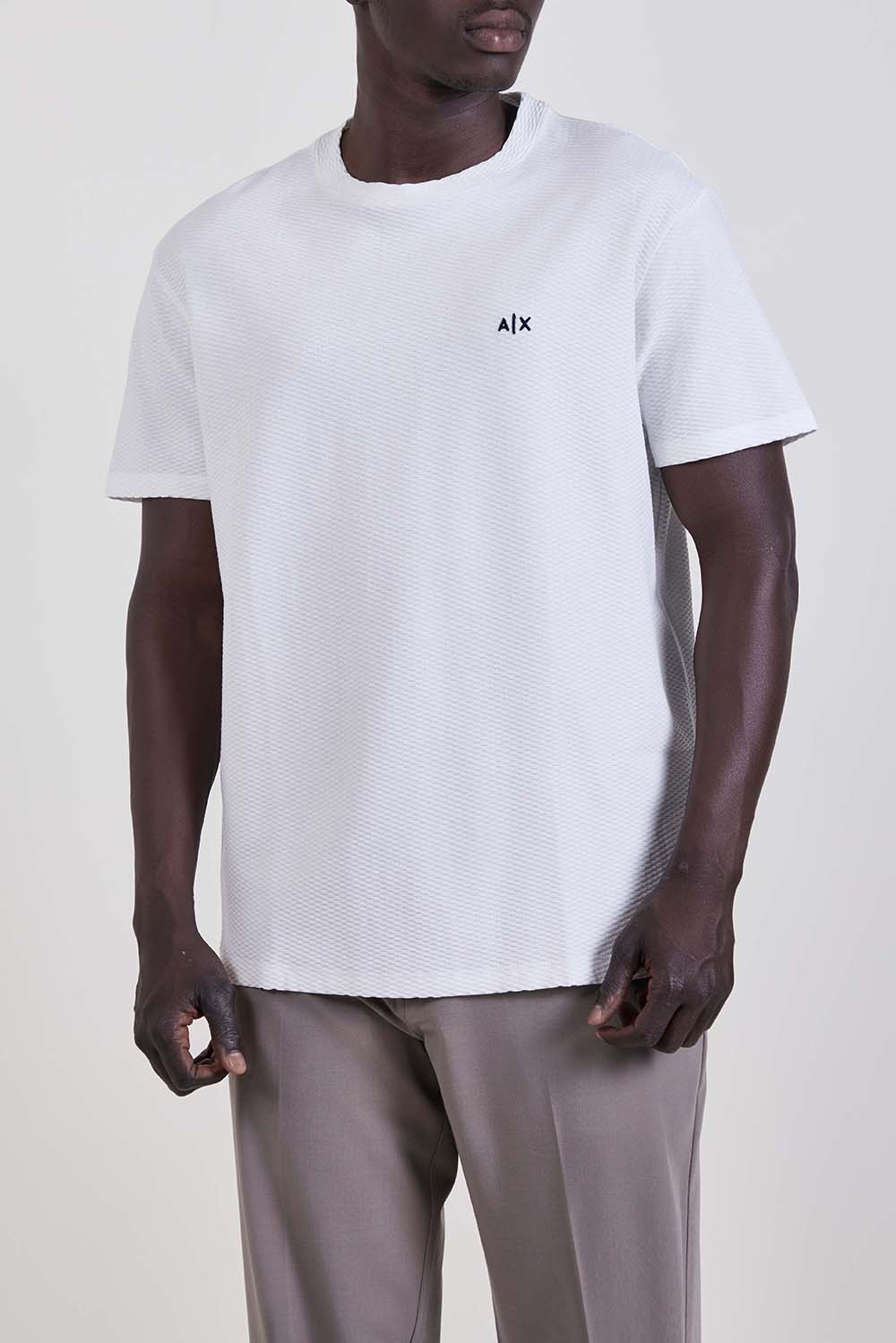 תמונת דוגמן קידמית של חולצת טי