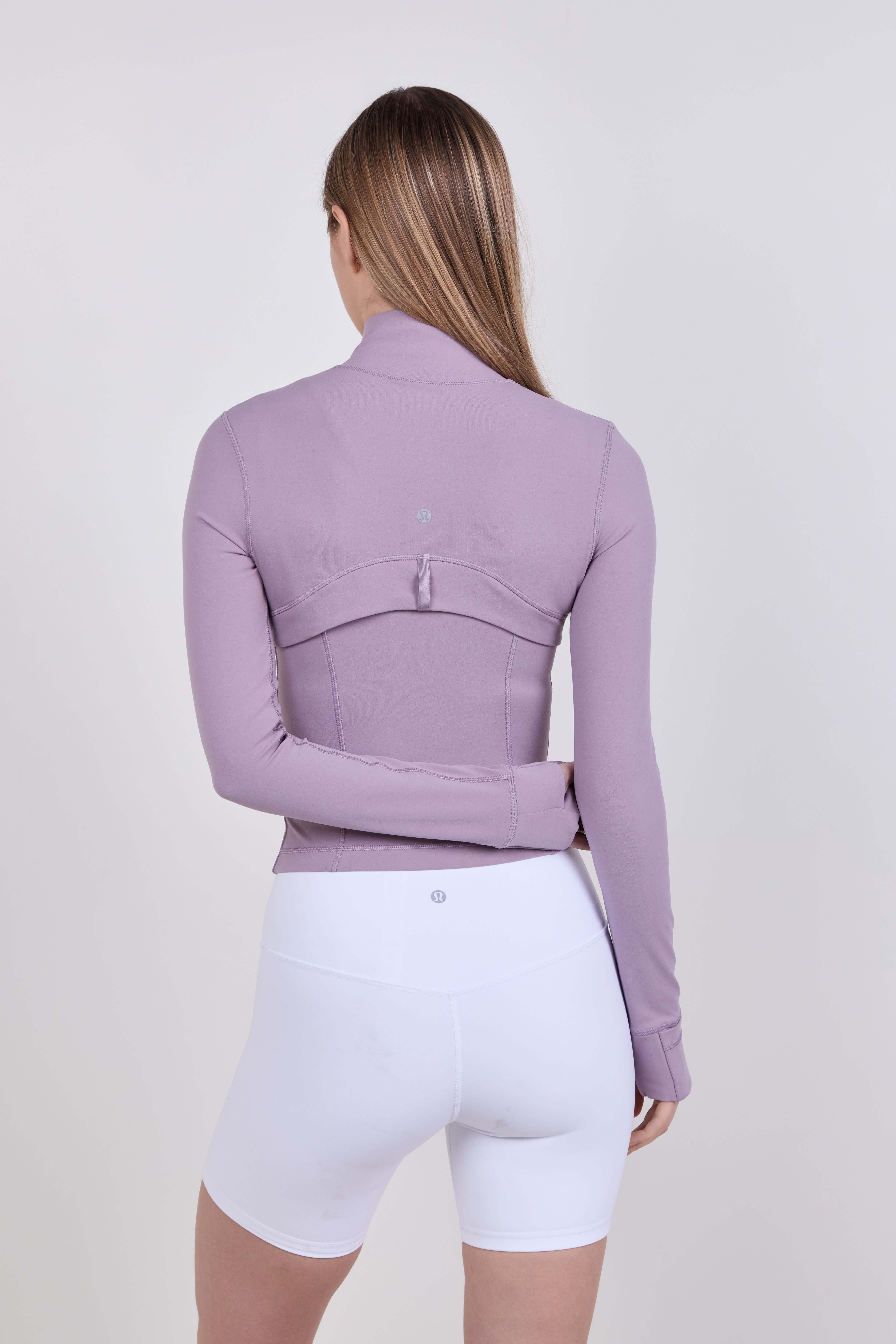 תמונת דוגמן אחורית של Define Cropped Jacket Nulu