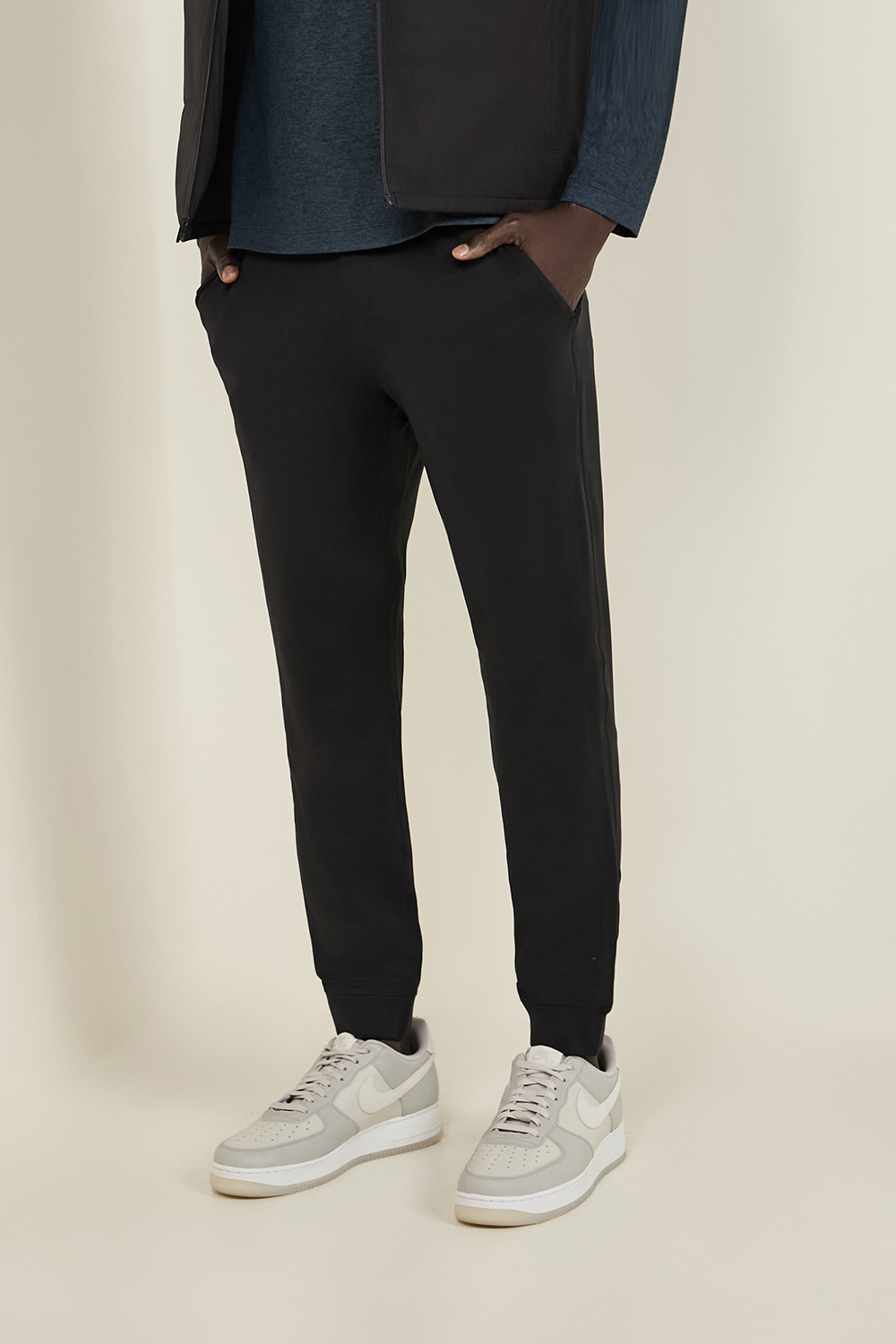 תמונת דוגמן קידמית של Soft Jersey Pant