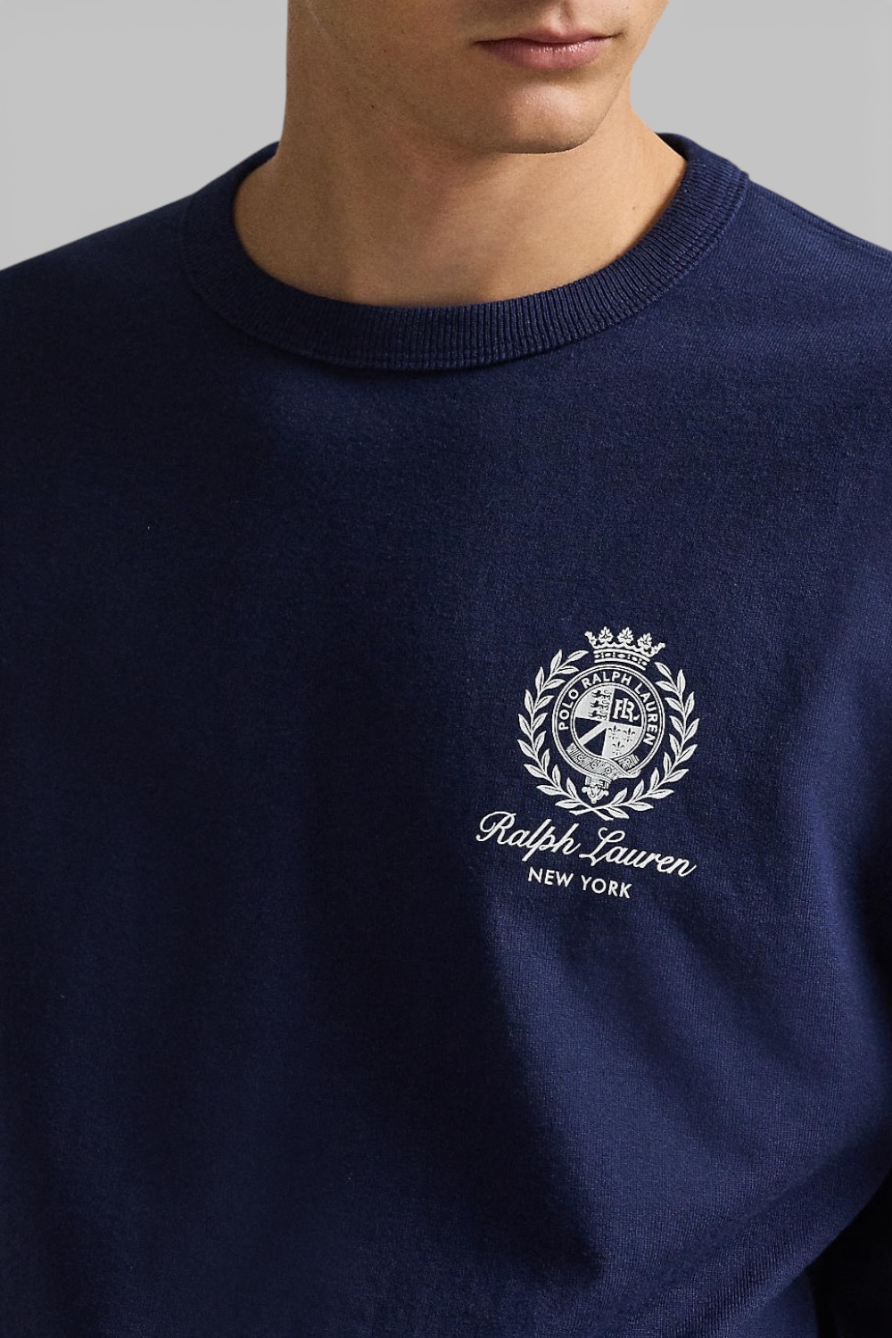 תמונת תקריב דוגמן של חולצת טי