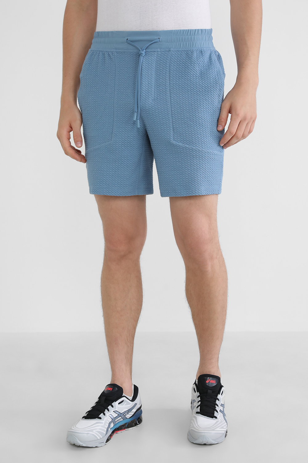 תמונת דוגמן קידמית של At ease short 7