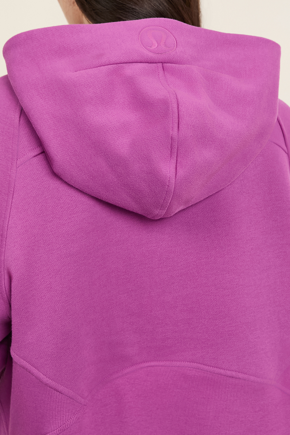 תמונת תקריב דוגמן של Scuba Oversized Half-Zip Hoodie