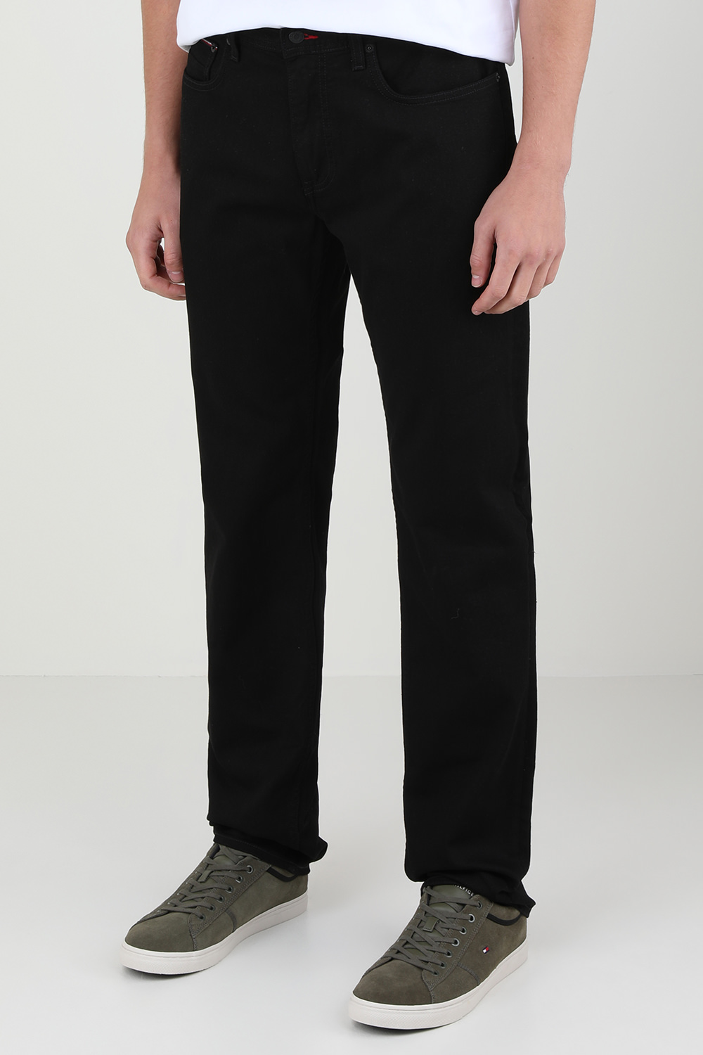 תמונת דוגמן קידמית של מכנסי ג'ינס דנטון ישרים