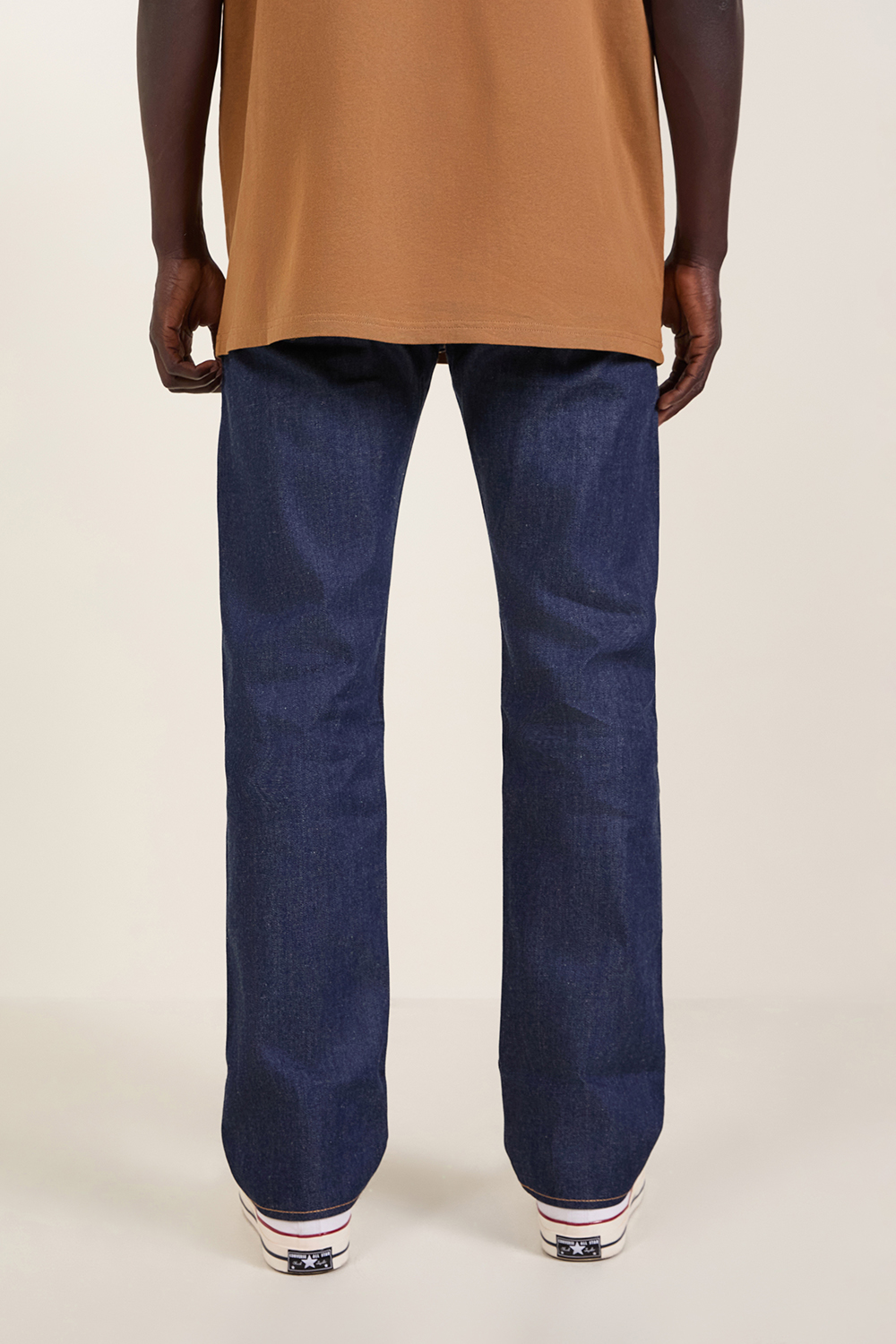 תמונת דוגמן אחורית של ג'ינס 501