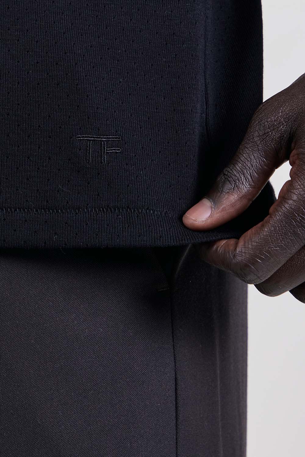 תמונת תקריב דוגמן של חולצת טי