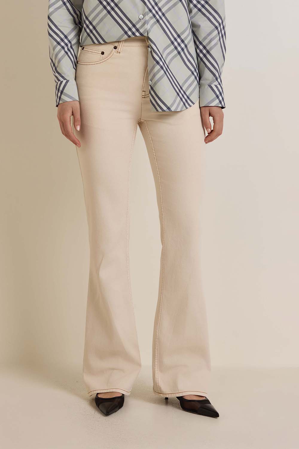 תמונת דוגמן קידמית של מכנסי ג'ינס בוטקאט