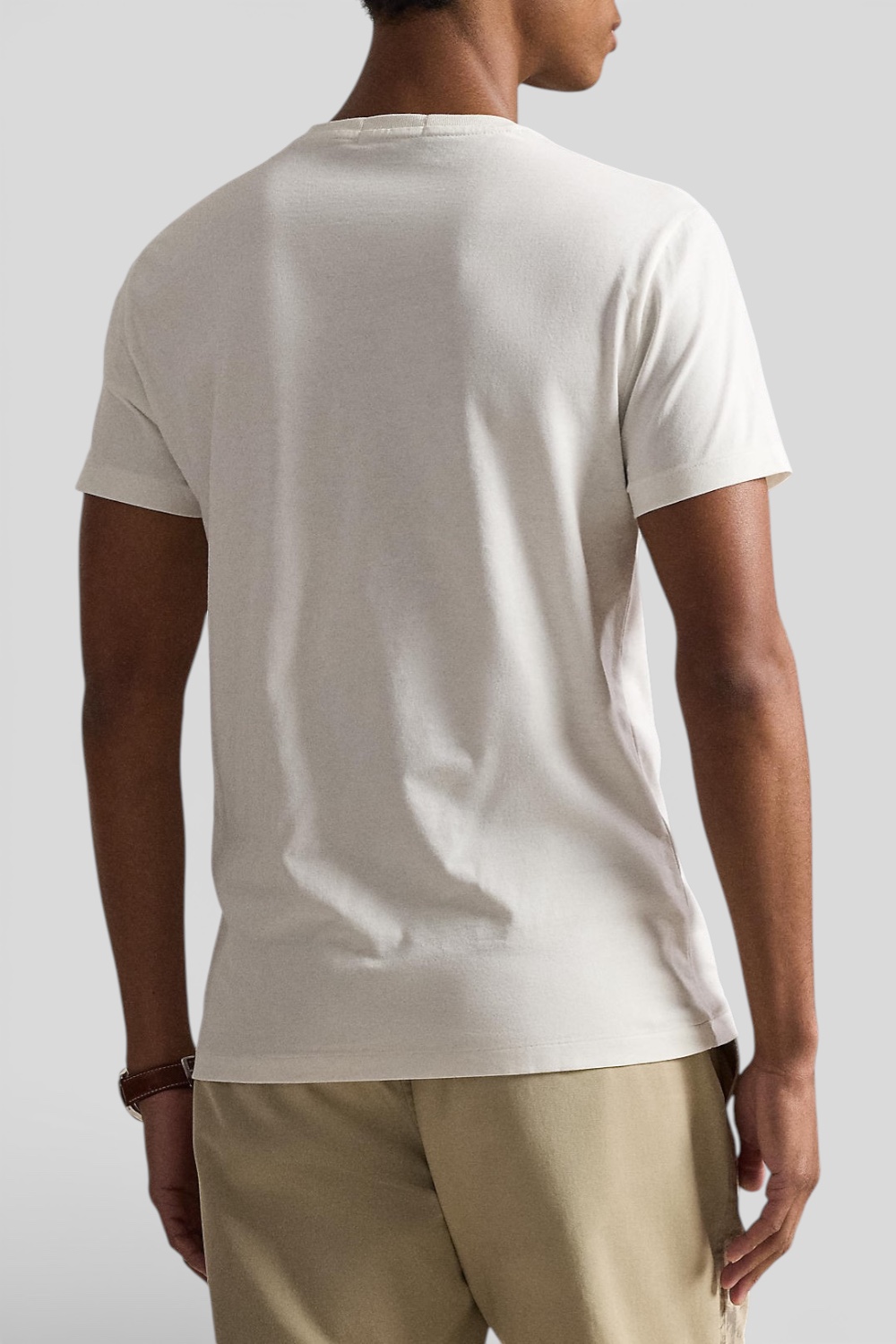 תמונת דוגמן אחורית של חולצת טי