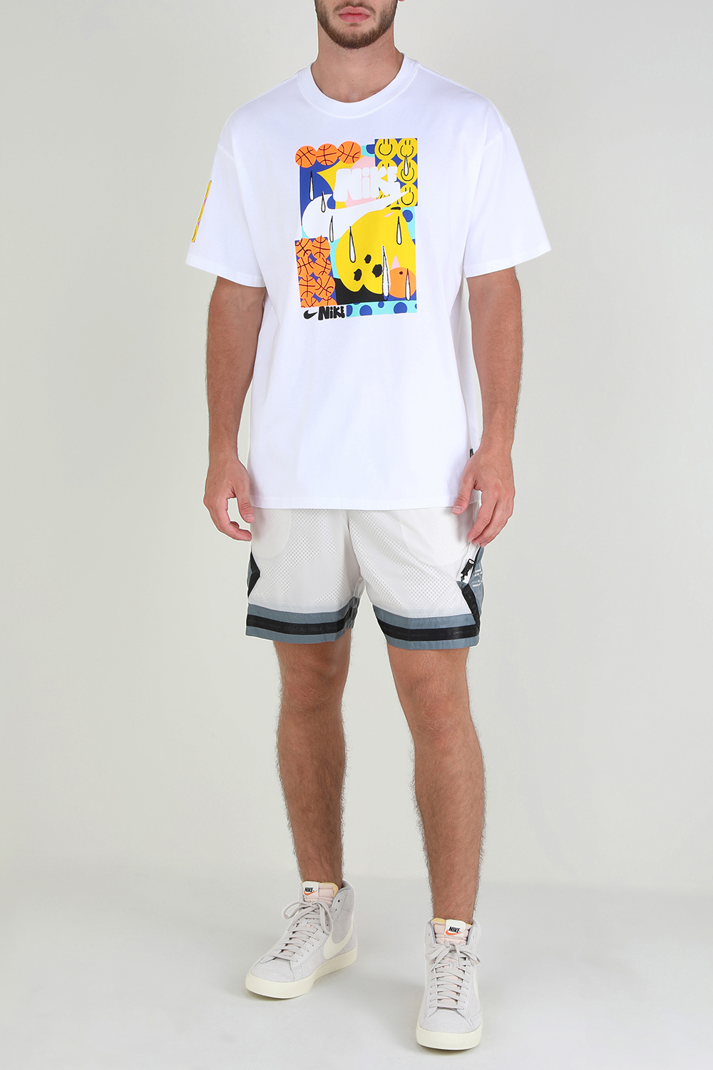 תמונת דוגמן קידמית של סניקרס בלייזר מיד 77 מעור זמש