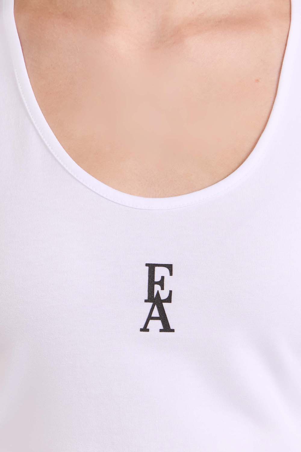 תמונת תקריב דוגמן של גופייה