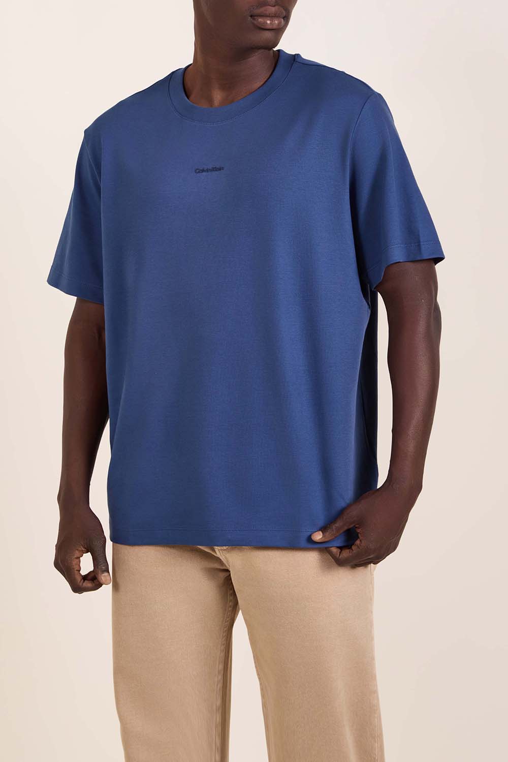 תמונת דוגמן קידמית של חולצת טי