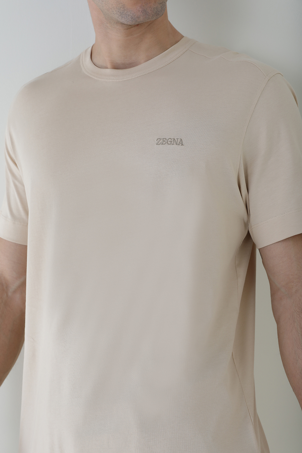 תמונת תקריב דוגמן של חולצת טי