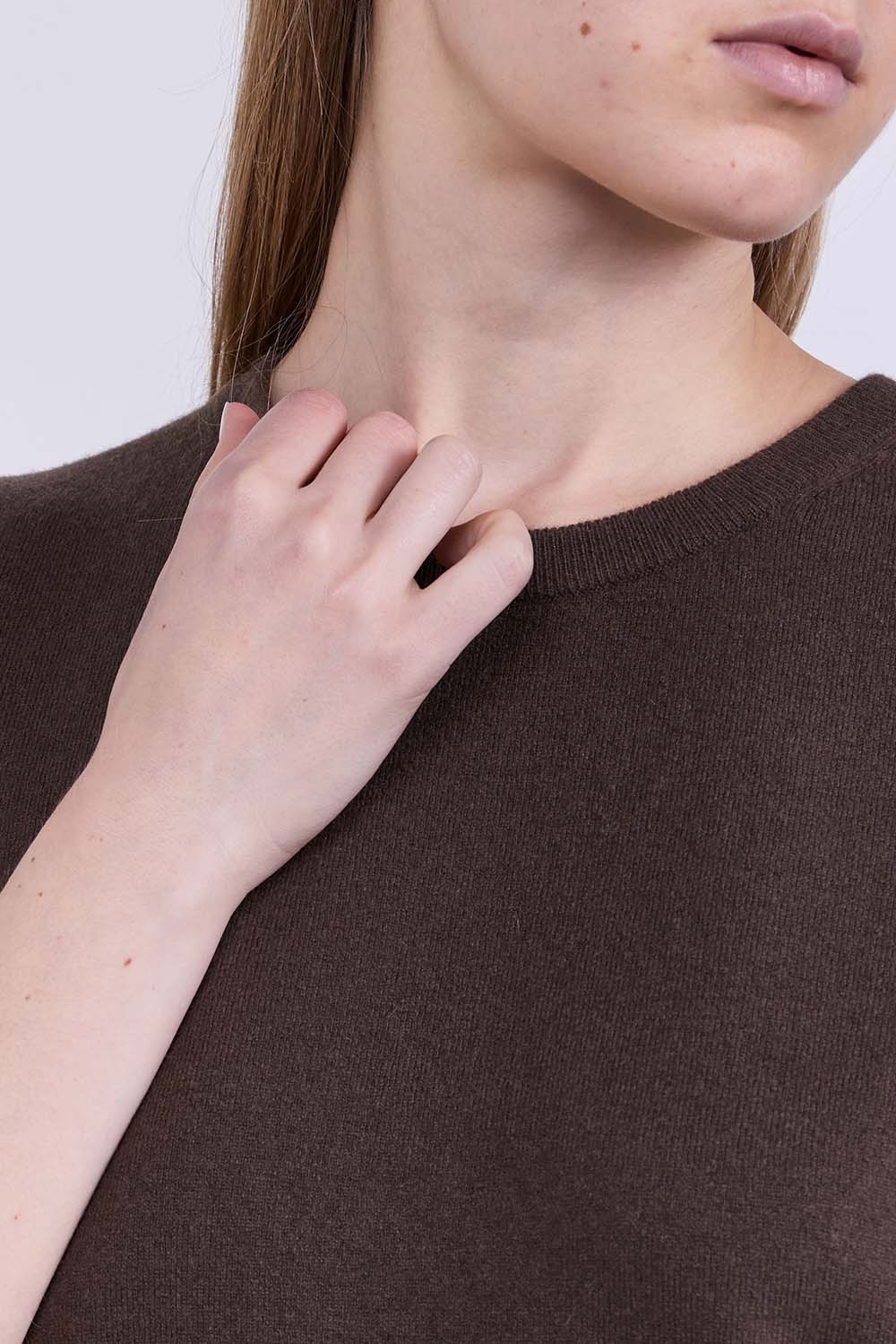 תמונת תקריב דוגמן של חולצת סריג קשמיר