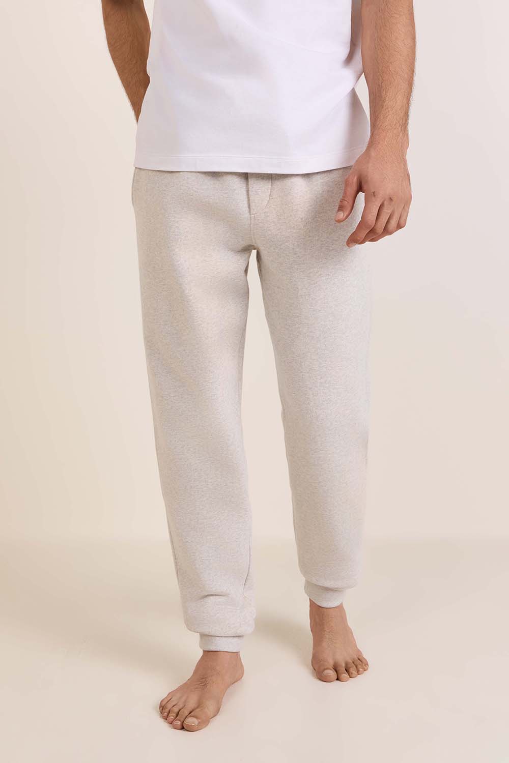 תמונת דוגמן קידמית של מכנסי ג'וג