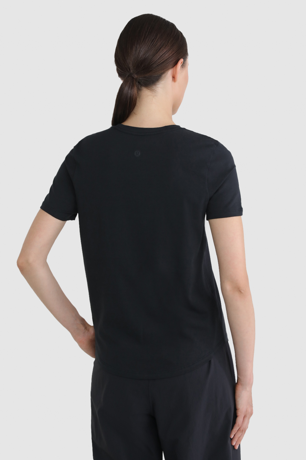 תמונת דוגמן אחורית של Love Crew Short Sleeve T-Shirt