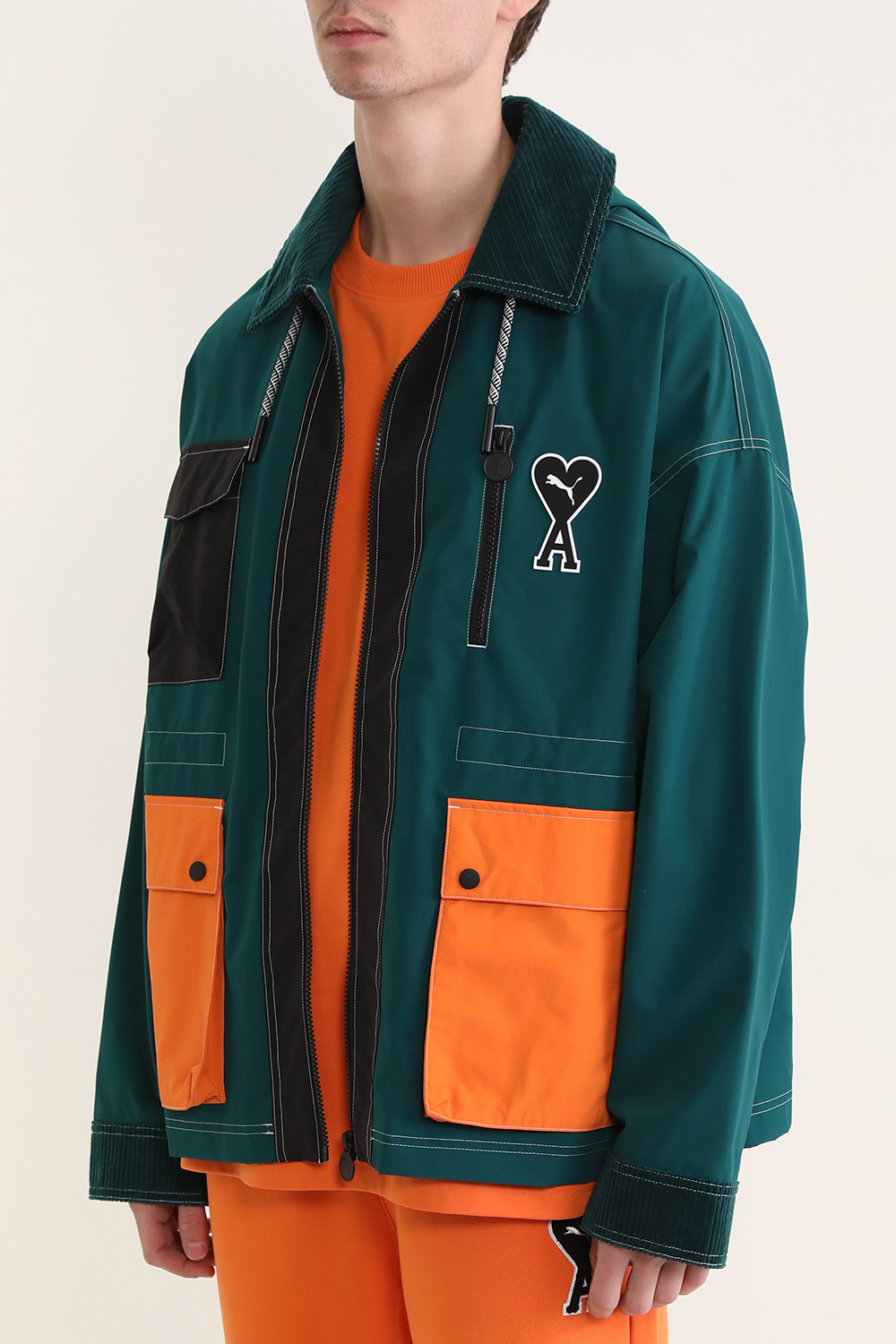 תמונת דוגמן קידמית של פומה X אמי מעיל ניילון