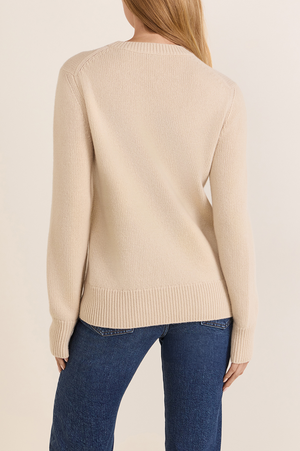 תמונת דוגמן אחורית של סריג צמר