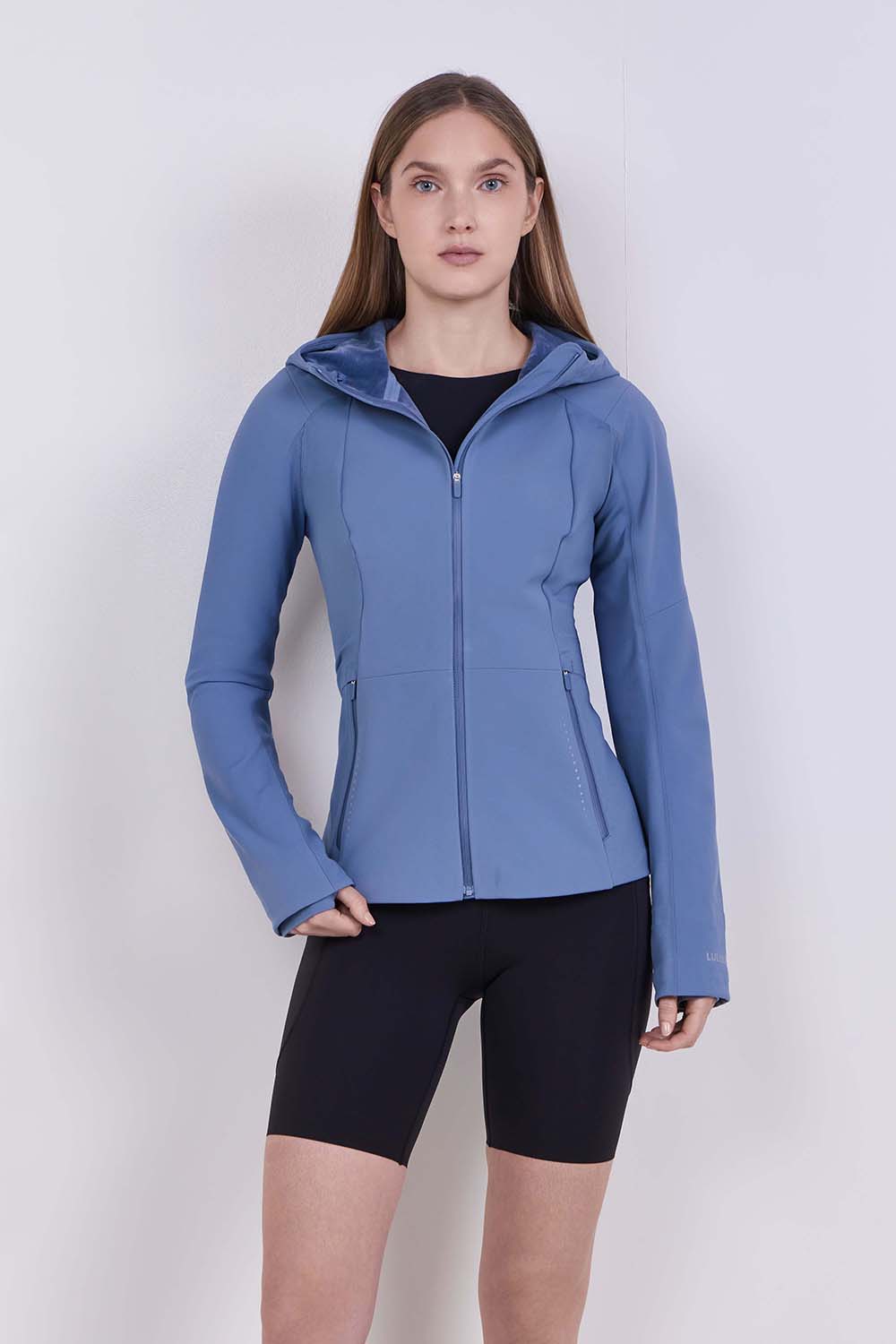 תמונת דוגמן קידמית של Women's Cross Chill Performance Jacket