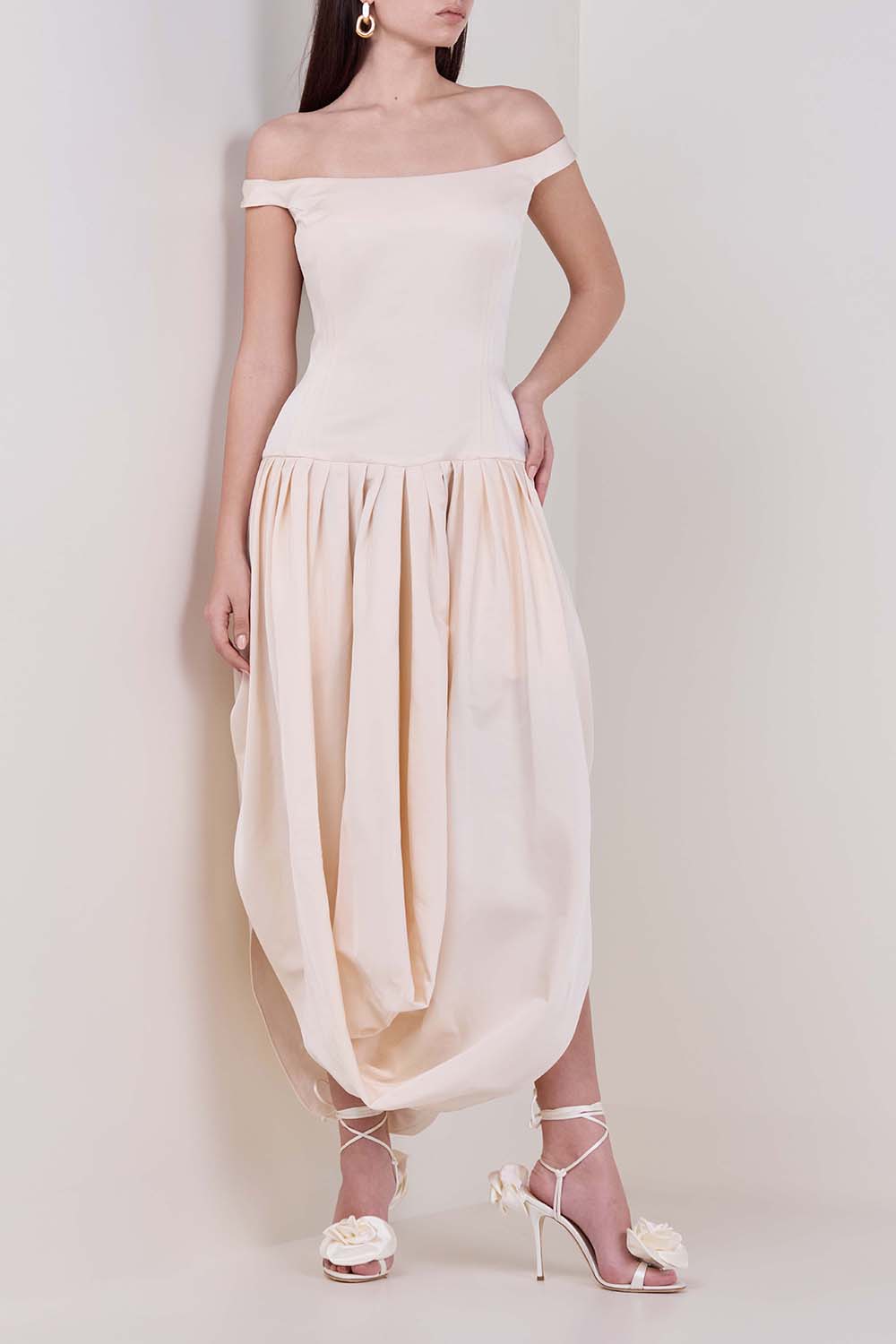 תמונת דוגמן קידמית של שמלת מידי