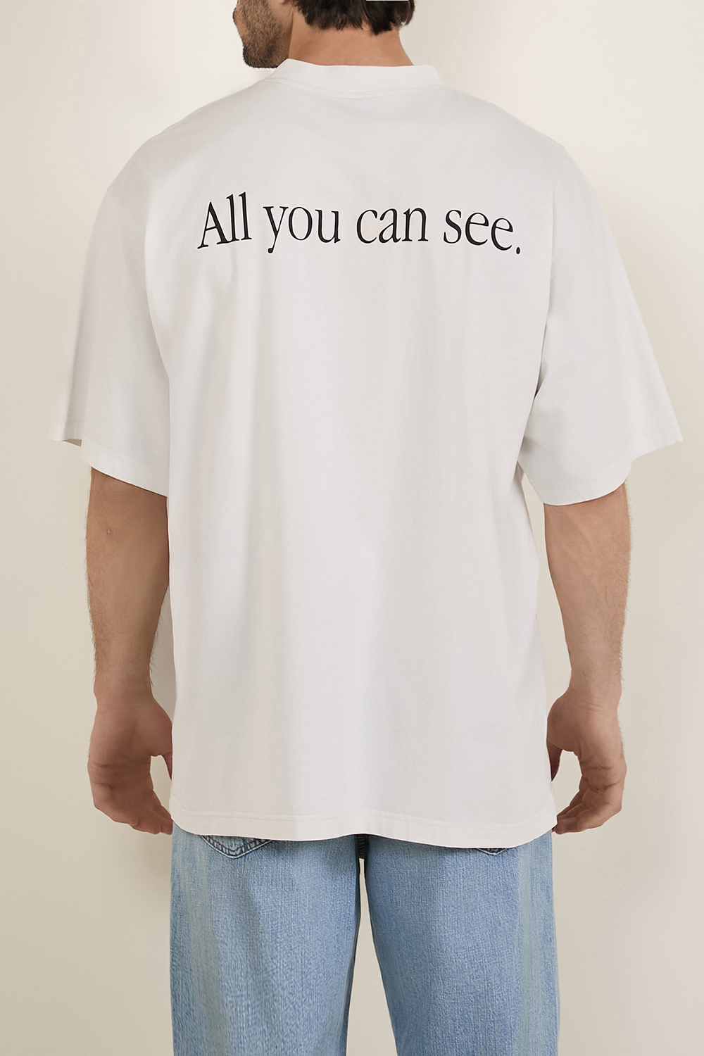 תמונת דוגמן אחורית של חולצת טי