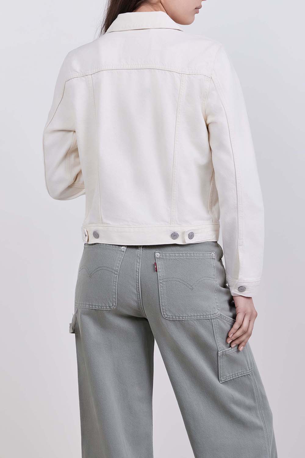 תמונת דוגמן אחורית של ז'קט ג'ינס בגזרת סלים