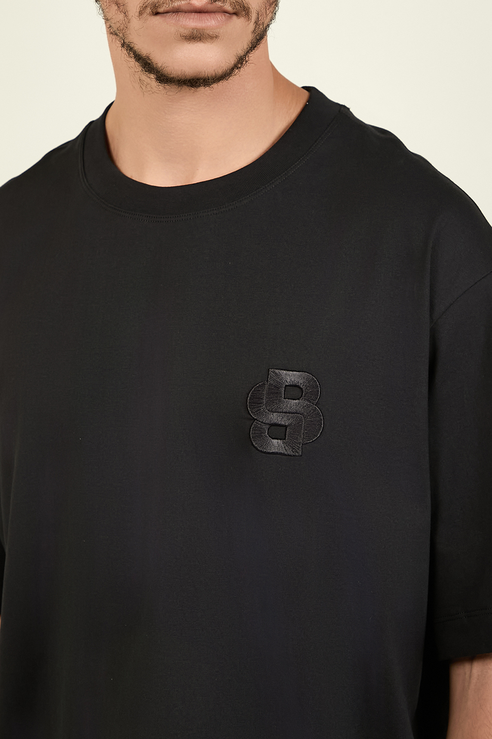 תמונת תקריב דוגמן של חולצת טי