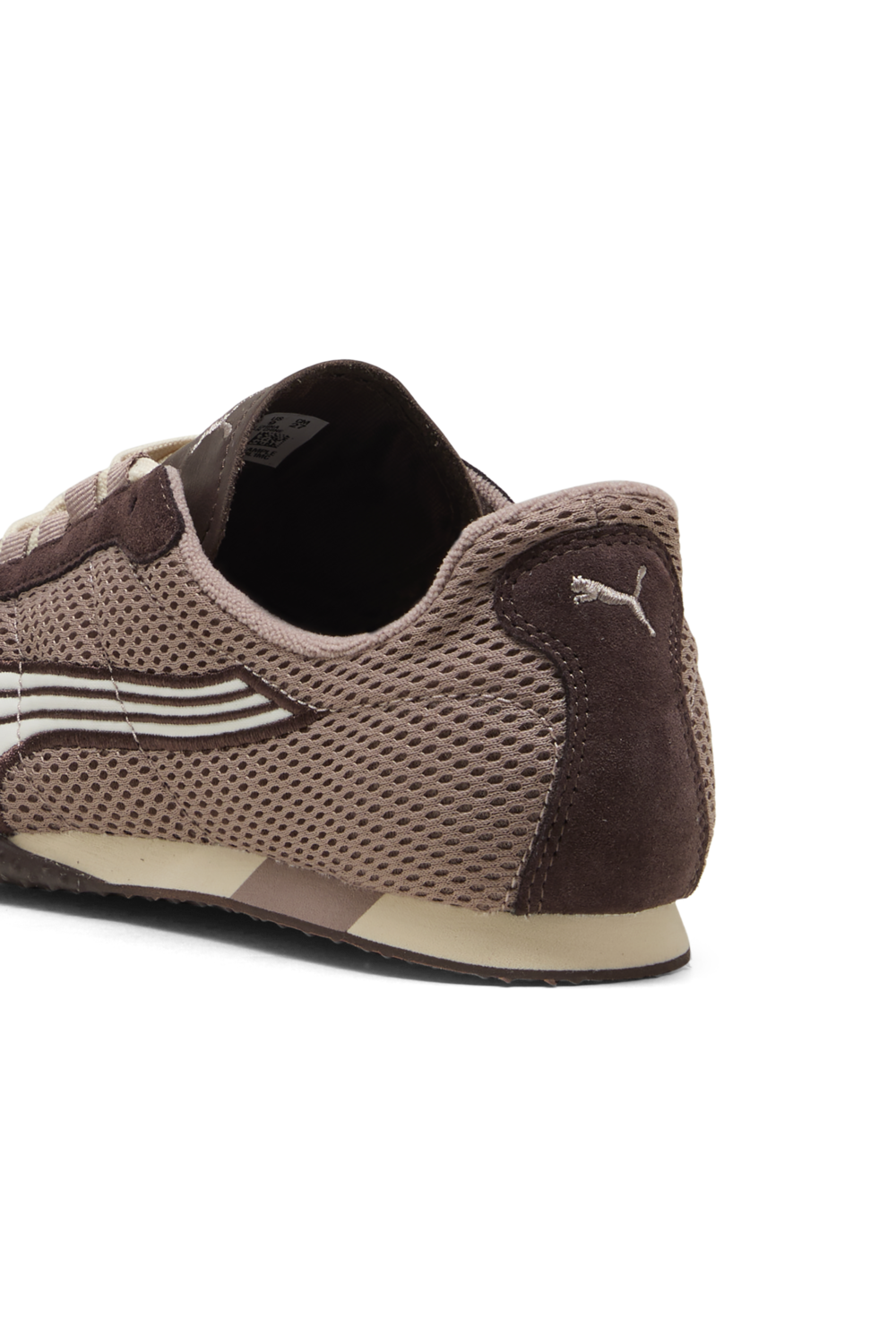 תמונת פנים של נעלי סניקרס