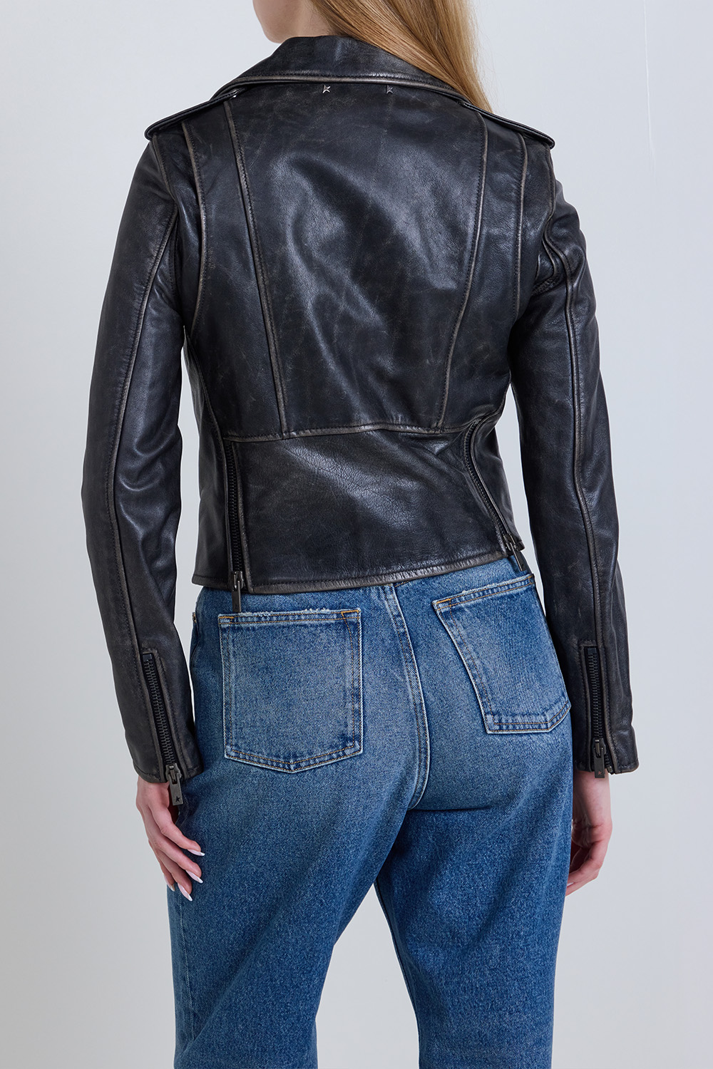 תמונת דוגמן אחורית של ז'קט עור