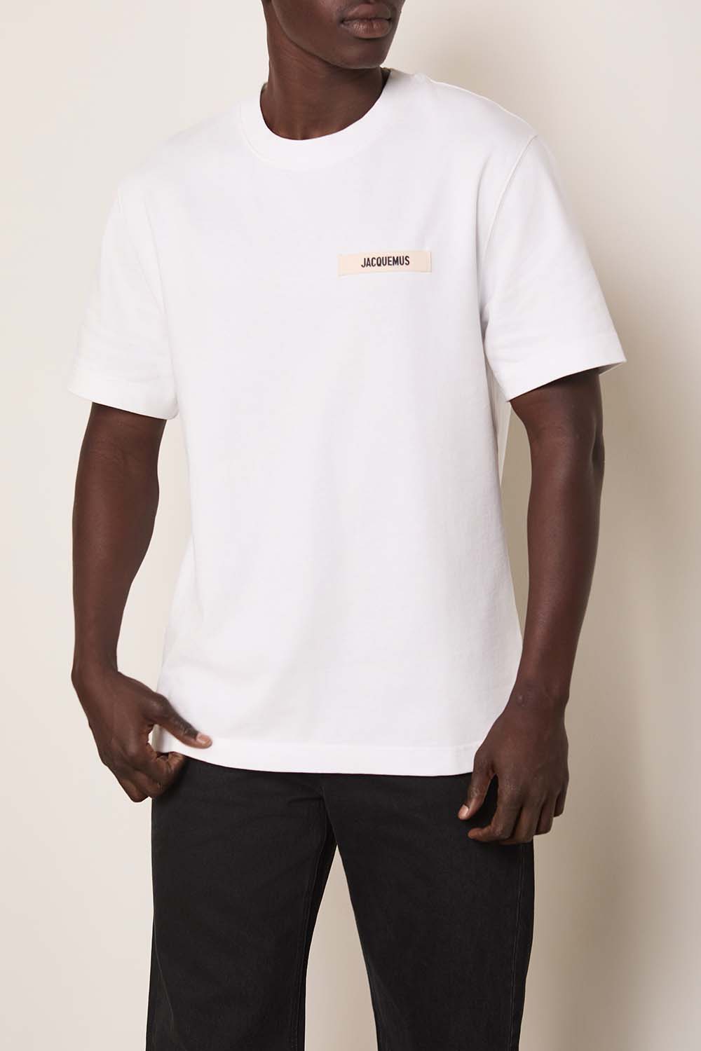 תמונת דוגמן קידמית של חולצת טי