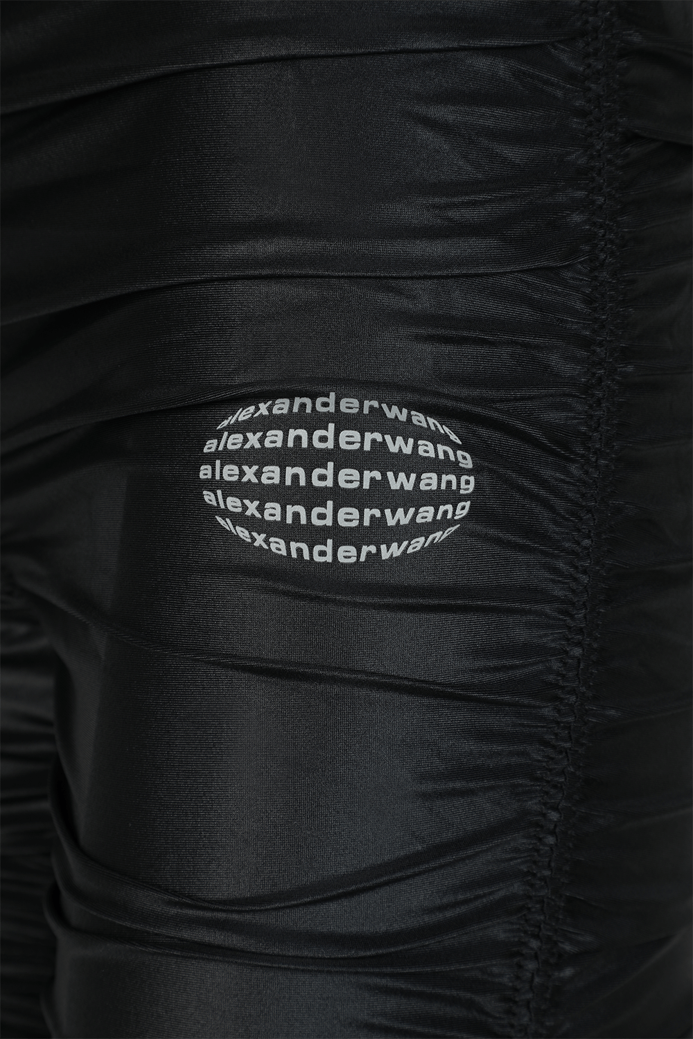 תמונה אחורית של מכנסי טייץ סטרצ'ים בגוון שחור