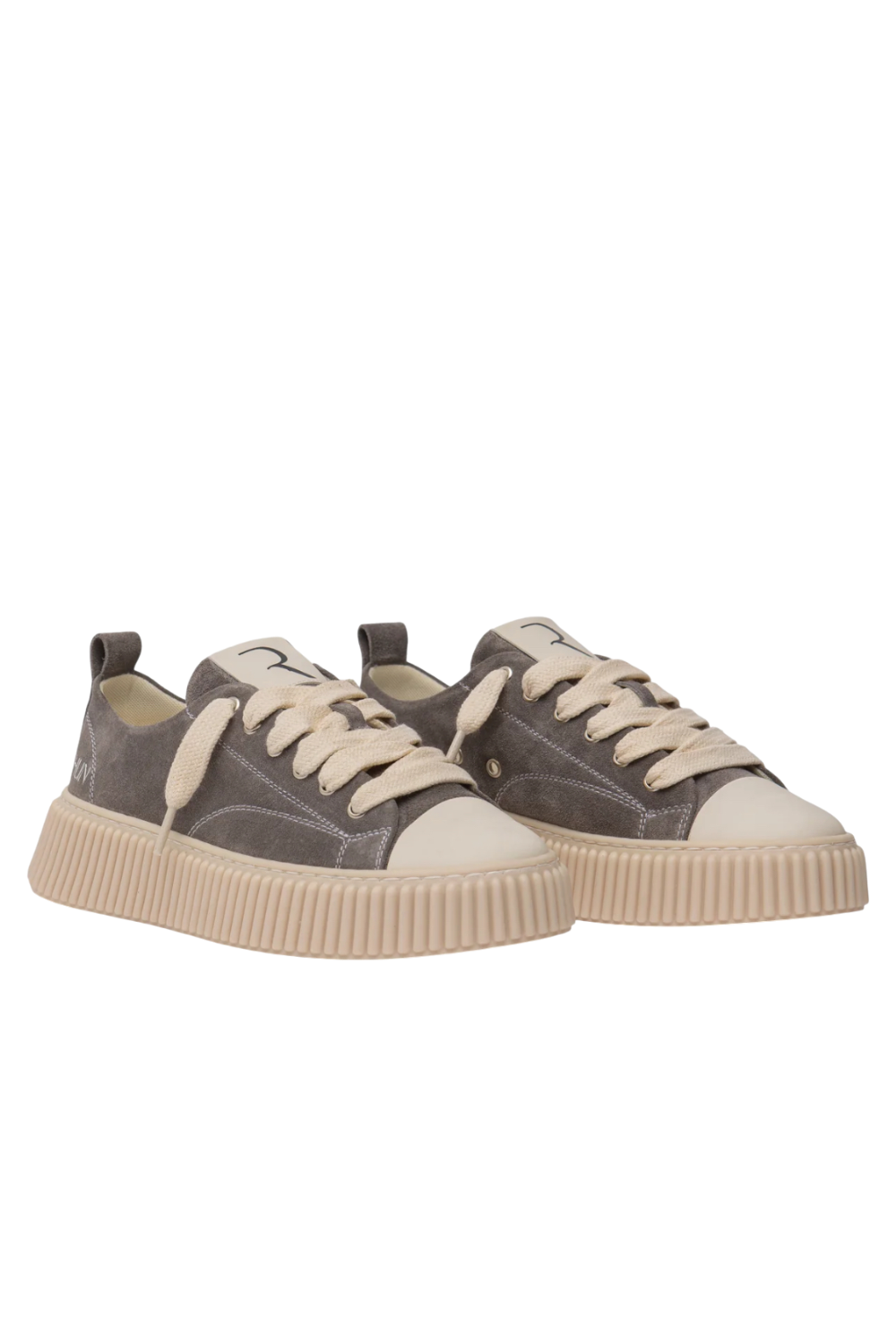 תמונת תקריב של נעלי סניקרס 2020