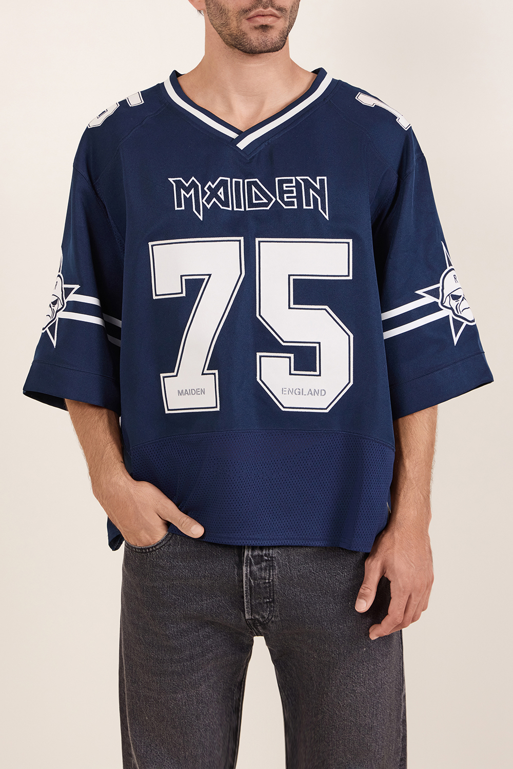 תמונת דוגמן קידמית של חולצת פוטובול במהדורת 50 שנה לאיירון מיידן