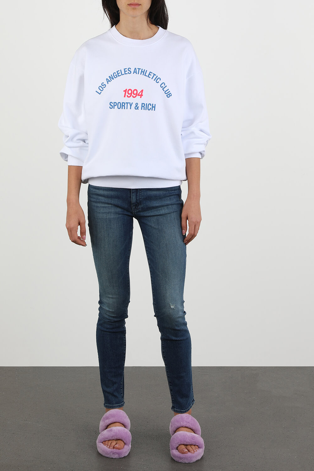 תמונת דוגמן קידמית של סנדלים פרוותיים הו ייה