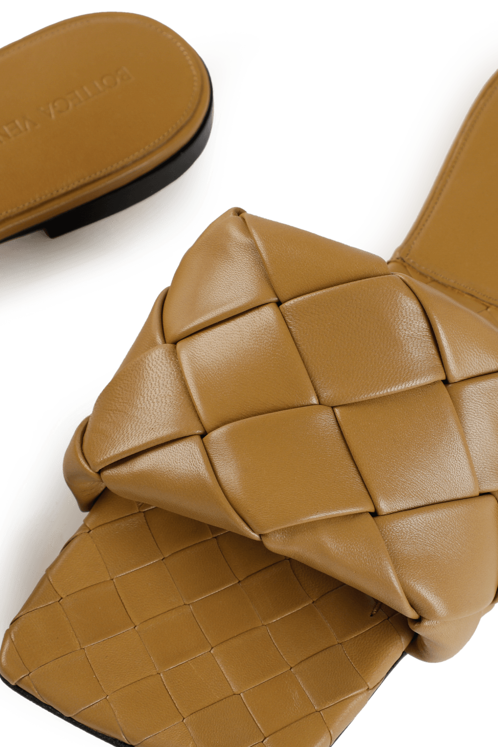 BV Lido Flat Sandals in Fudge BOTTEGA VENETA