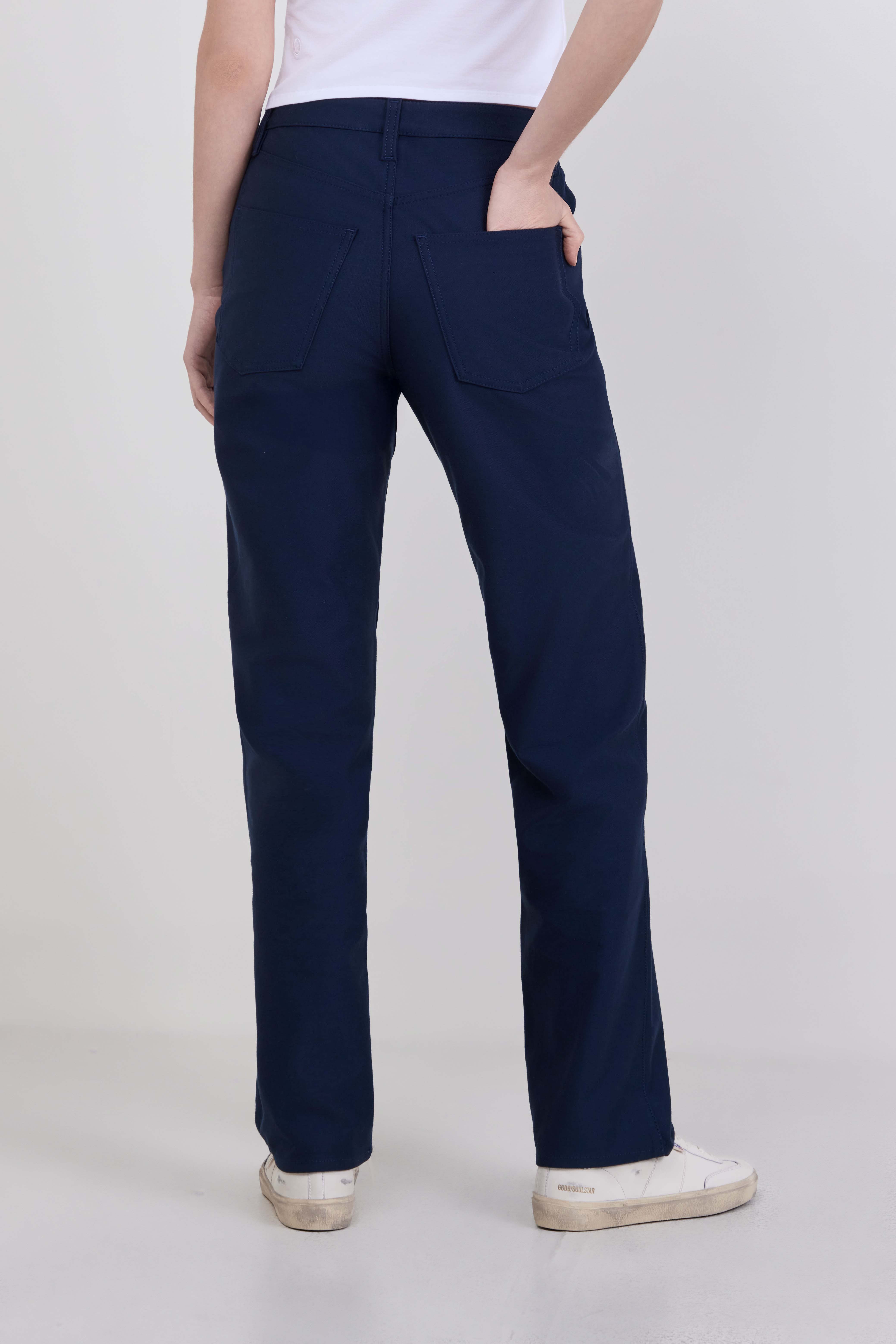 תמונת דוגמן אחורית של Easyfive Mr Relaxed-Straight Pant Reg