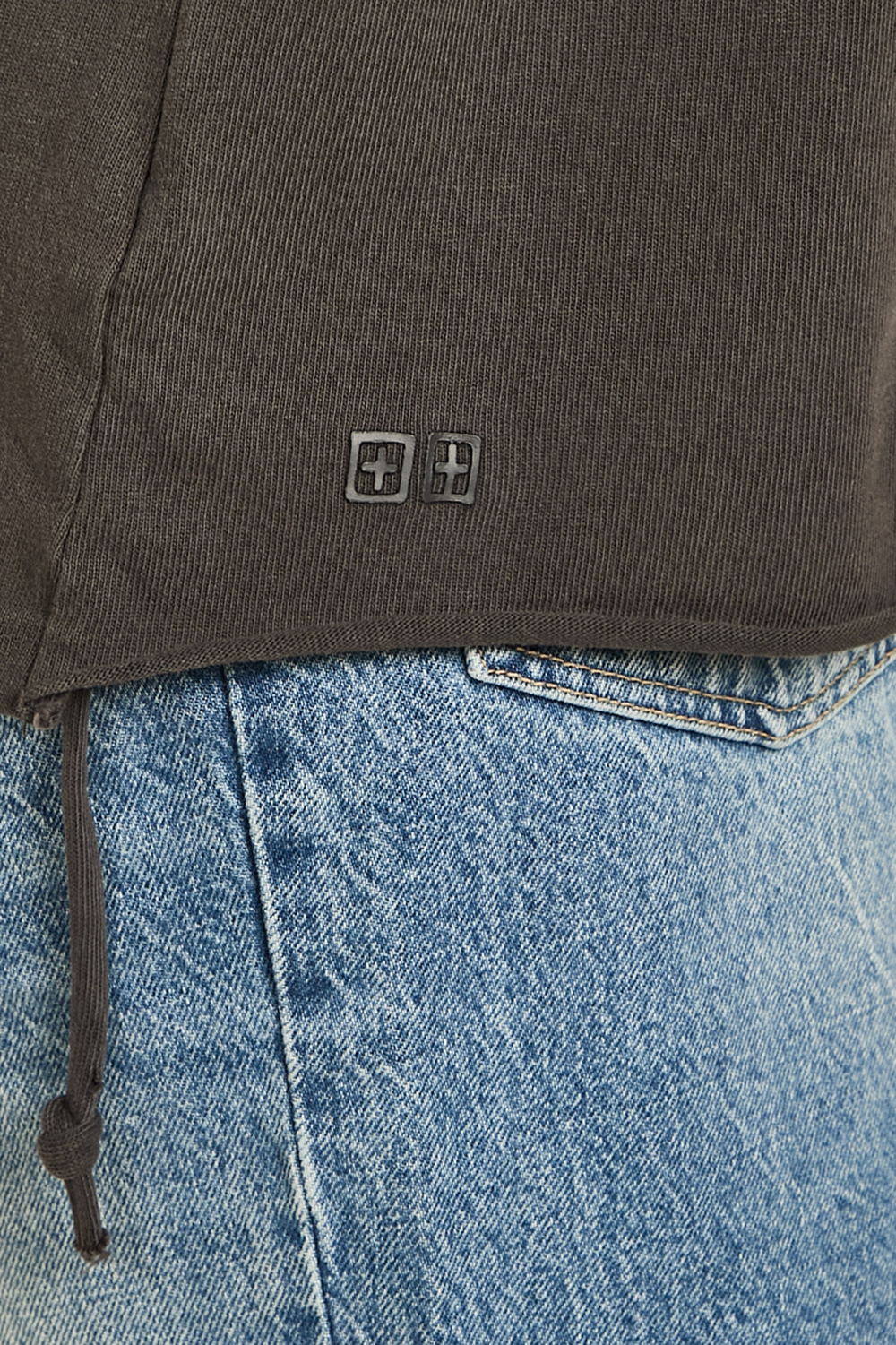 תמונת דוגמן אחורית של חולצת טי היט ליסט אקסס