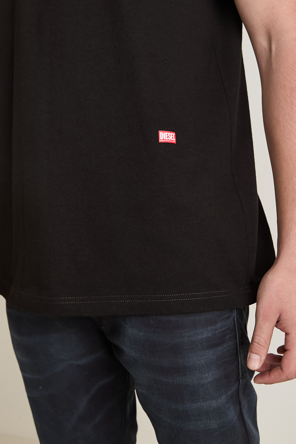 תמונת תקריב דוגמן של חולצת טי