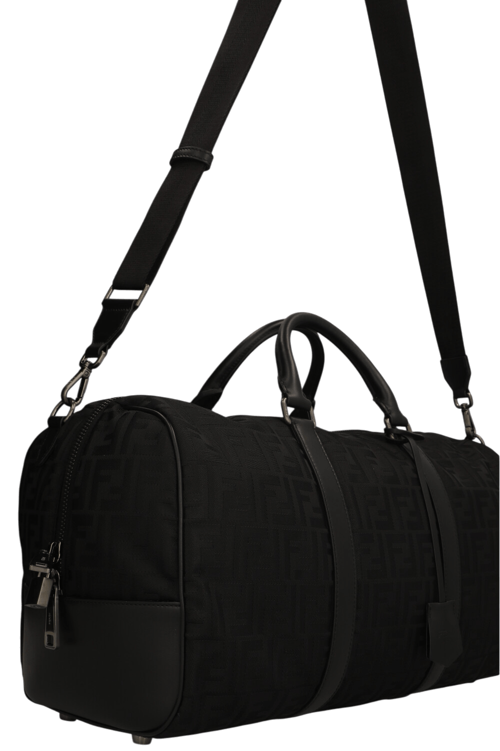 תמונת תקריב של תיק נסיעות מדיום