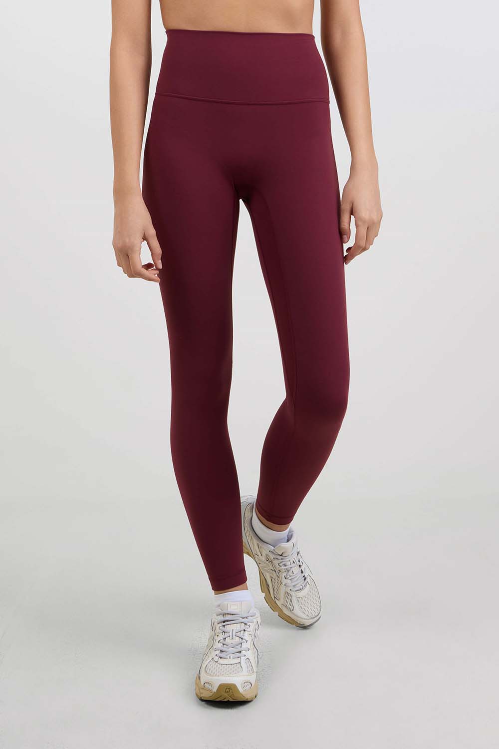 תמונת דוגמן קידמית של LULULEMON ALIGN&trade; NO LINE HR PANT 25