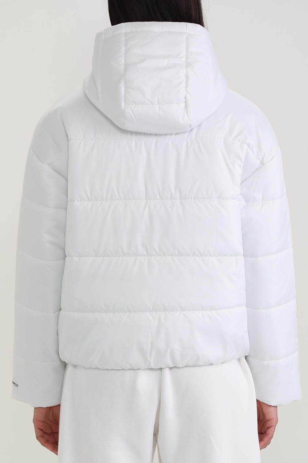 תמונת דוגמן אחורית של מעיל פוך תרמה-פיט מרוכסן