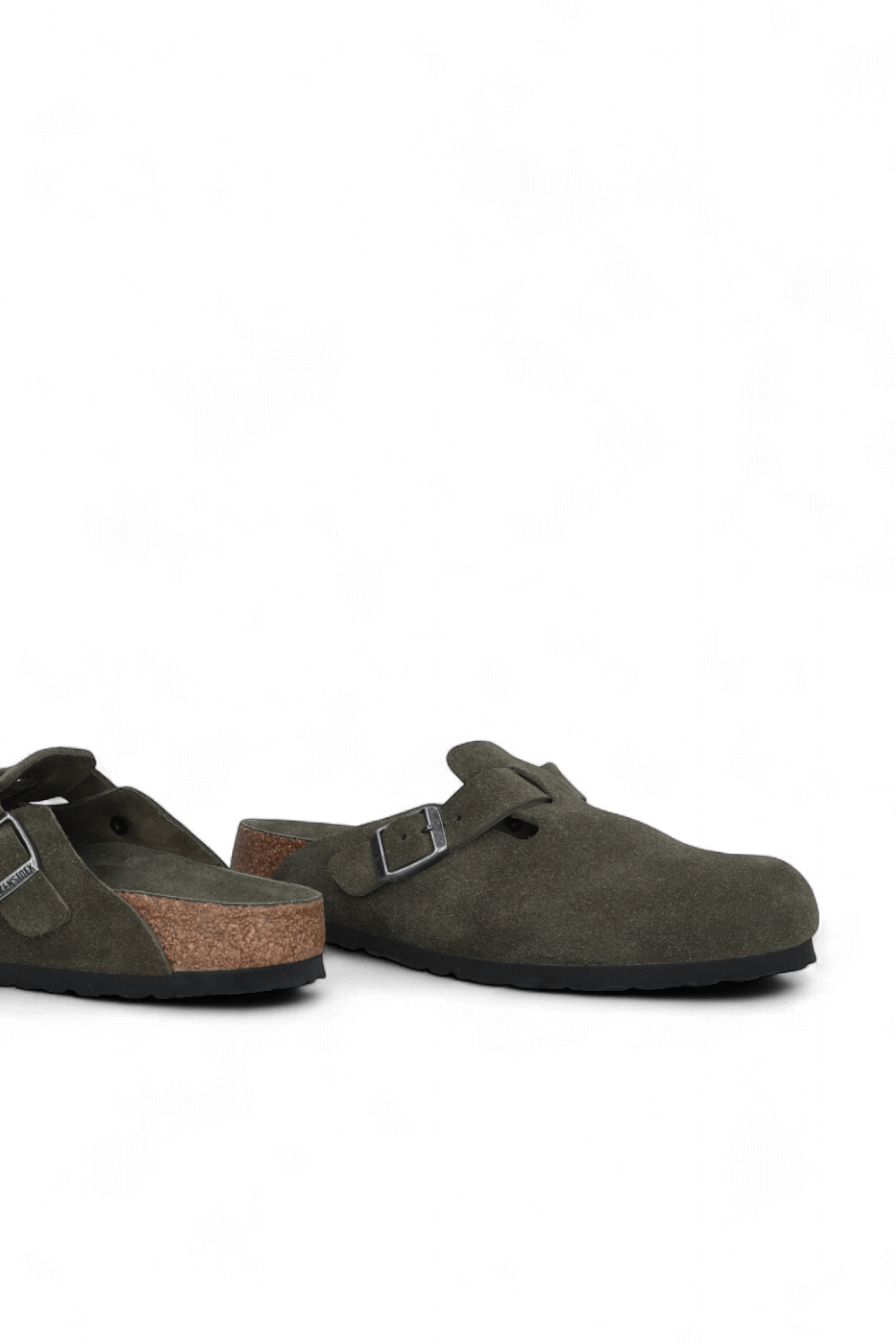 תמונת תקריב של נעלי בוסטון