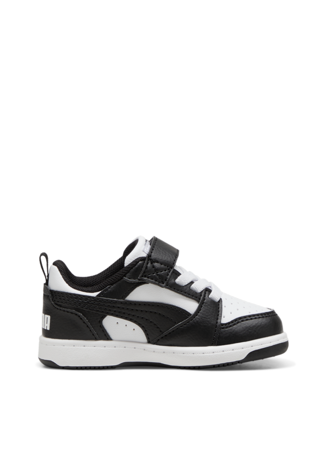 תמונה קידמית של נעלי סניקרס