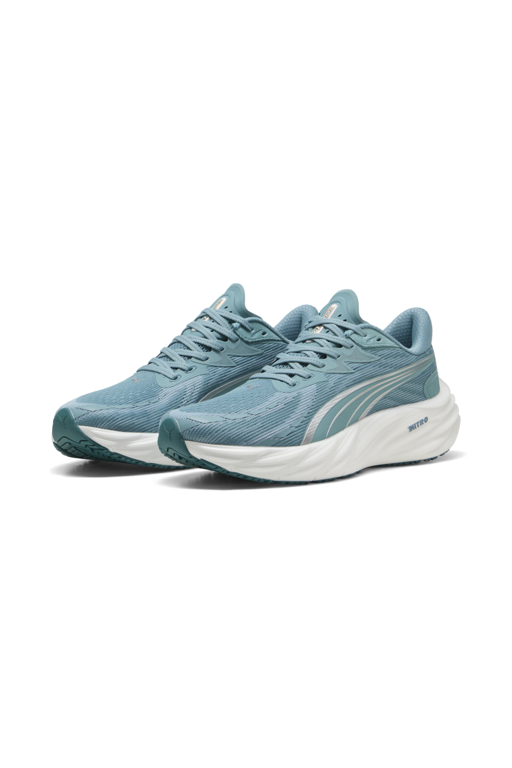 תמונת תקריב של נעלי ריצה ולוסיטי ניטרו 4