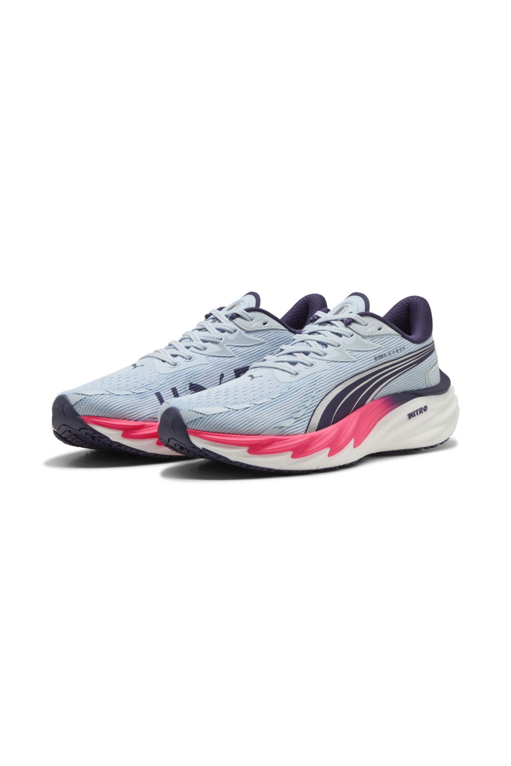 תמונת תקריב של נעלי ריצה ניטרו 4  פומה X הירקוס