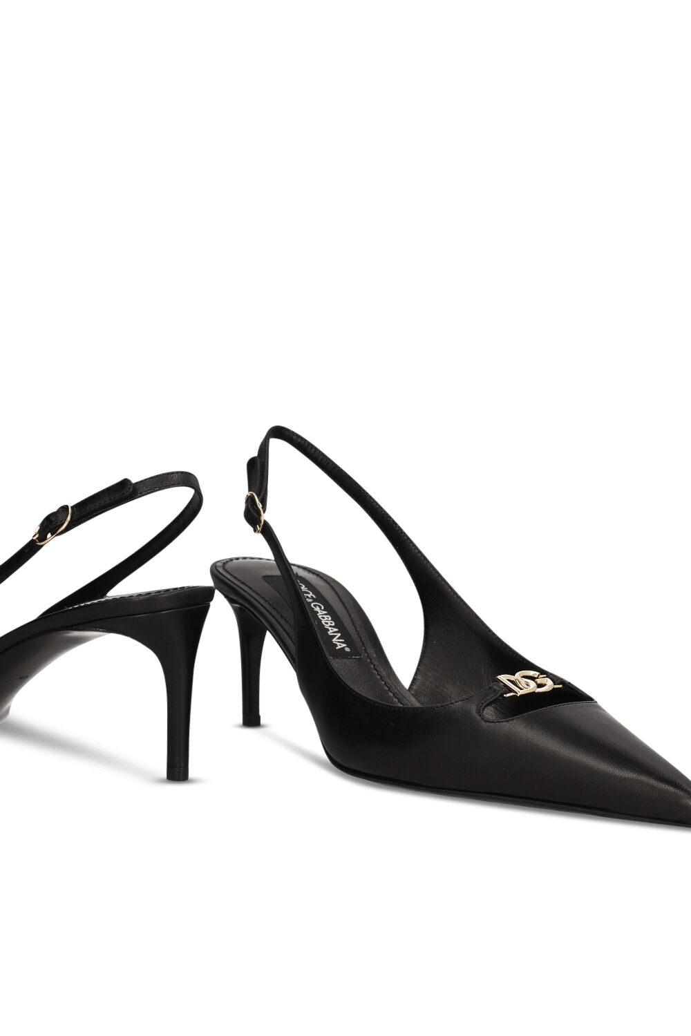 תמונת תקריב של נעלי עקב סלינג בק