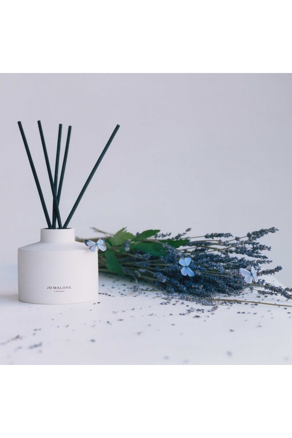 תמונת תקריב של Lilac Lavender & Lovage Diffuser 350 ml